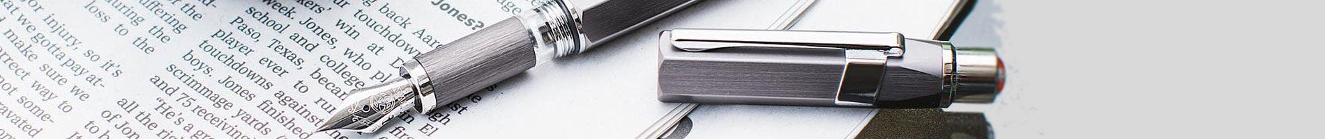 Modern & Minimalist Modern & Minimalist